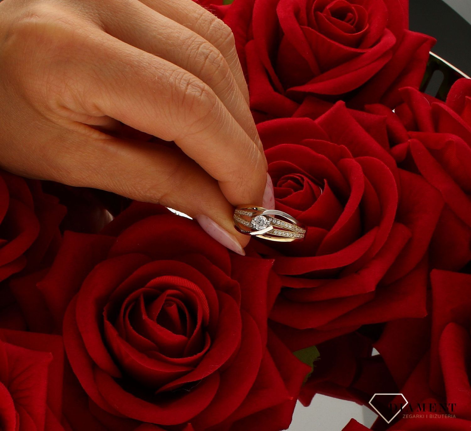 Złoty pierścionek damski cyrkonia z białym złotem próba 375 PI 5889A 375. Złota biżuteria na prezent. Pierścionki złote na preze.jpg